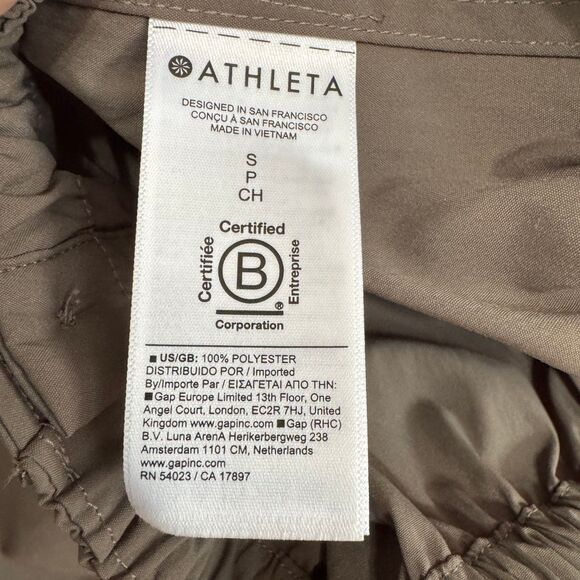 Athlete polyester cropped button up in clay color size small - Picture 6 of 7